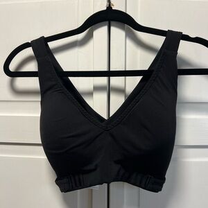 Athleta Be Bold Adjustable Sports Bra Size Women’s Small Color Black